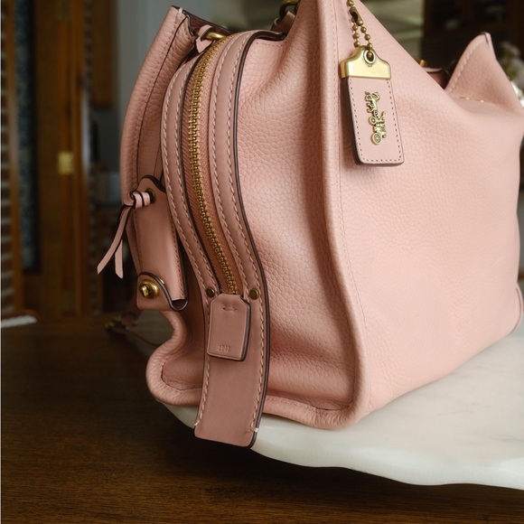 Coach Rogue 30 - Picture 15 of 16